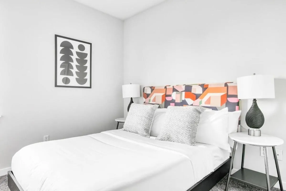 Апартаменты Two Cozysuites Stunning Music Row Condos W Parking Нэшвилл